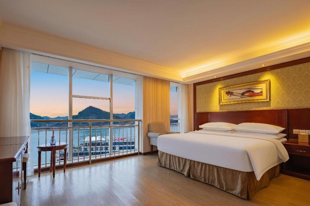 Yichang Vienna Hotel Wanda Branch Eksteriør billede